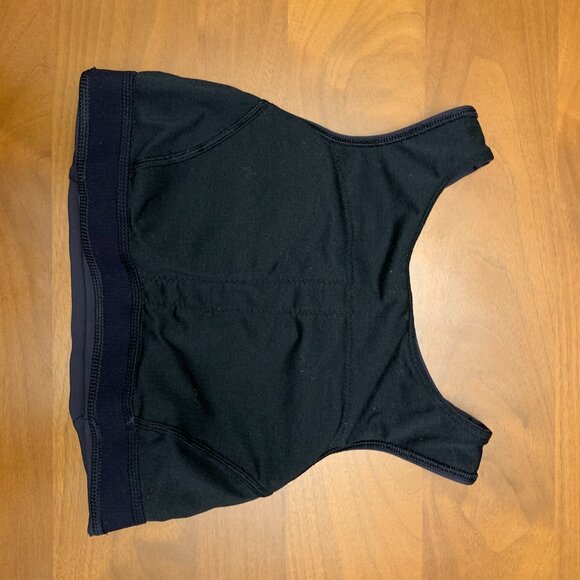 Lululemon Tough Train sports bra - Picture 4 of 5